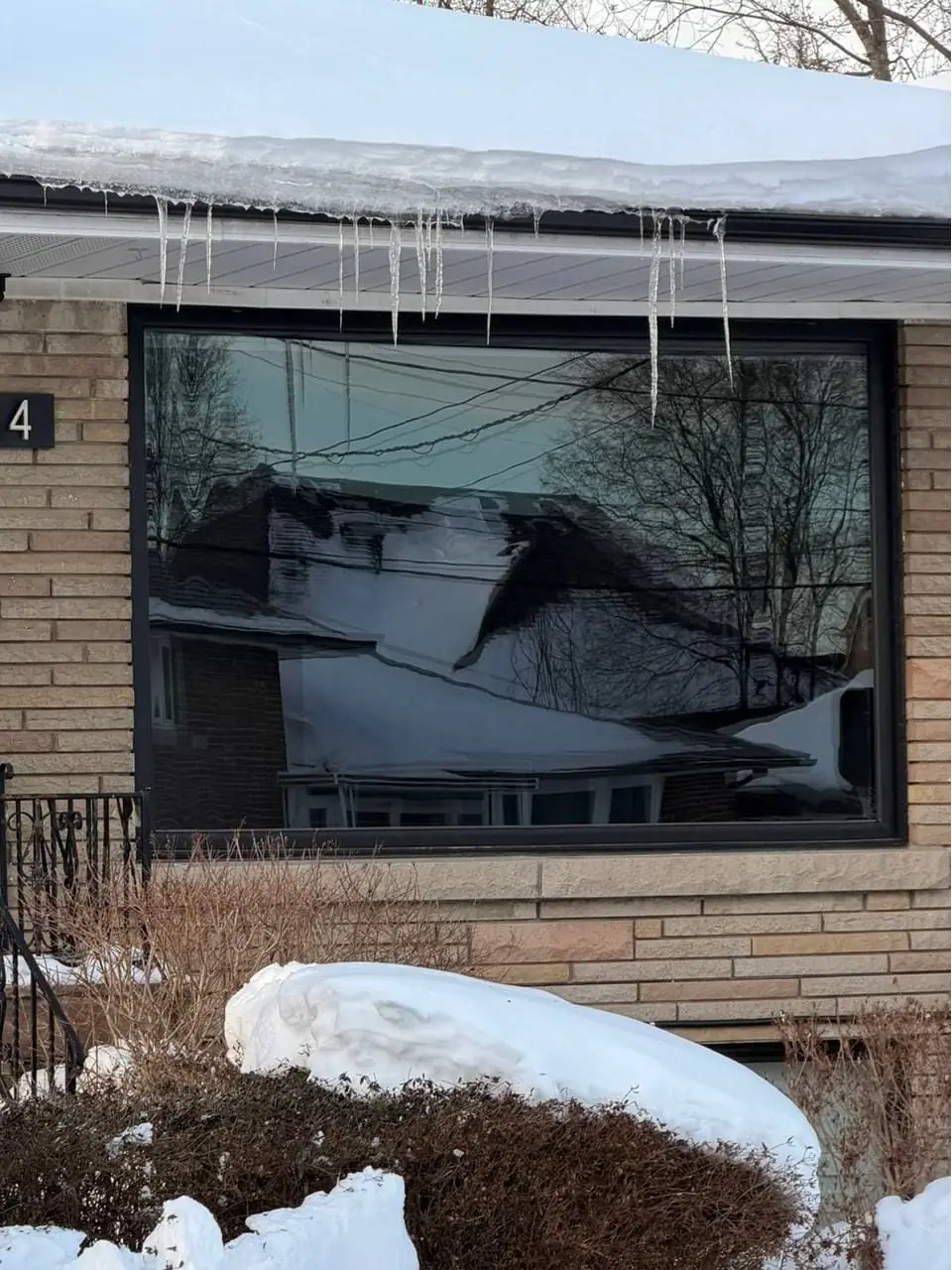 Replacement window glass installed in North York with the existing frame kept.