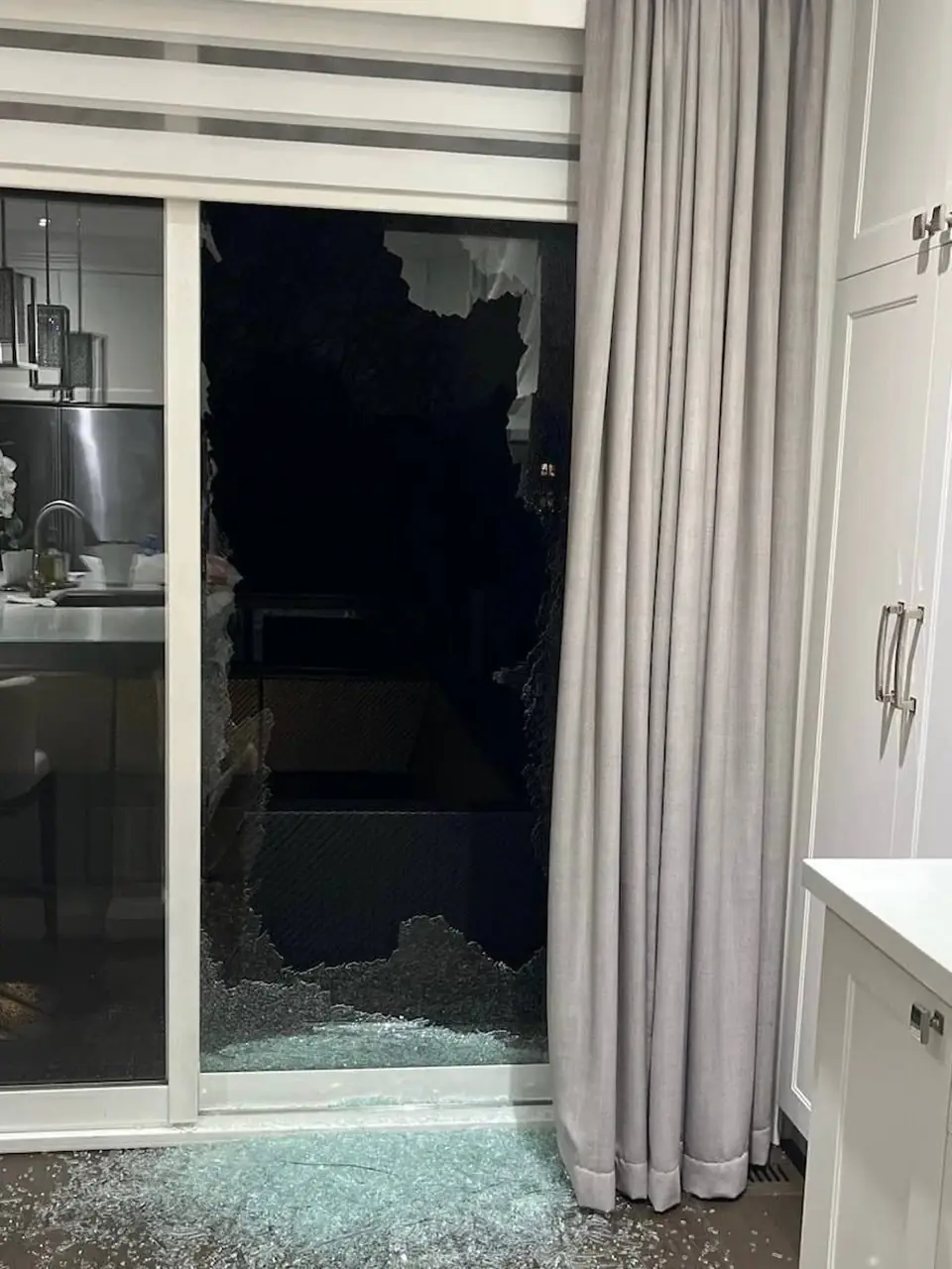 Shattered patio slider glass in East Gwillimbury before replacement